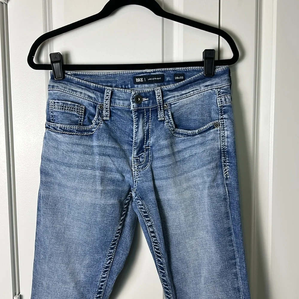 BUCKLE BKE Straight Blue Jeans
